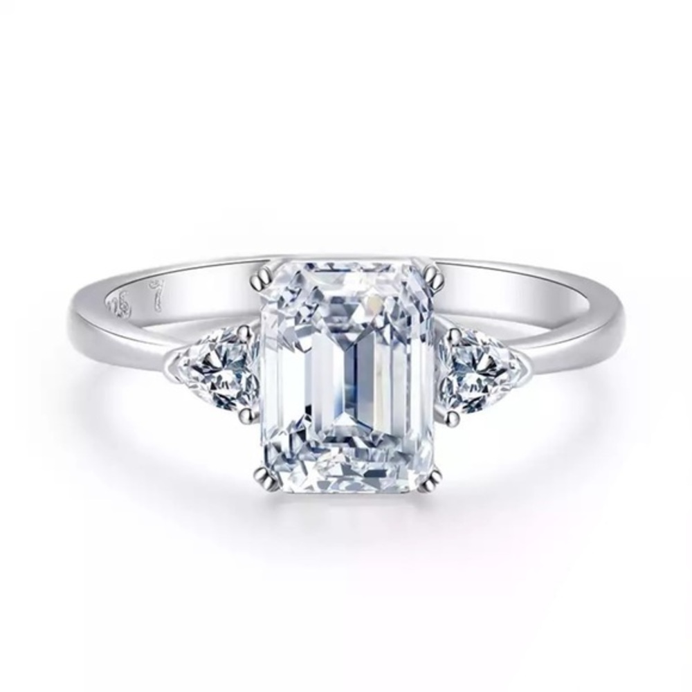 925 Sterling Silver Emerald Cut 2 Carat Cubic Zirconia Ring